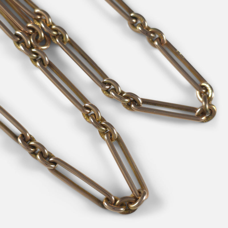 a section of the chain links in focus